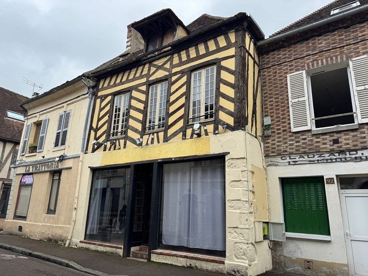 Maison à vendre - 6 pièces - 200m2 - Sens (89100)