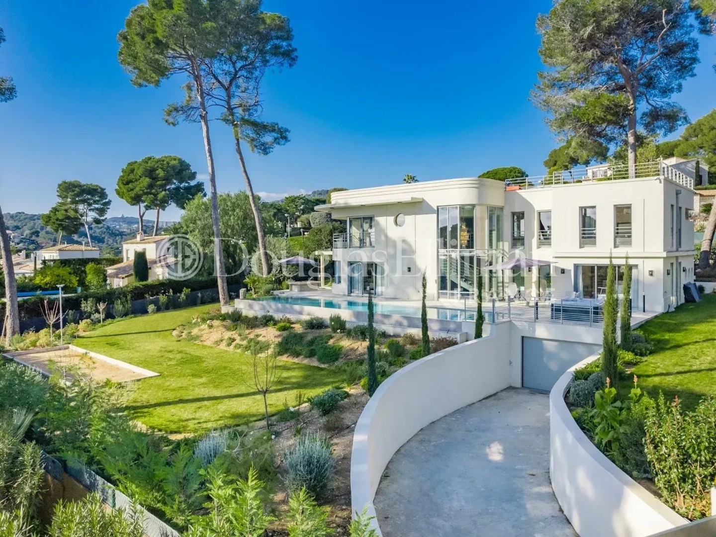 Maison à vendre - 10 pièces - 466m2 - Antibes (06160)