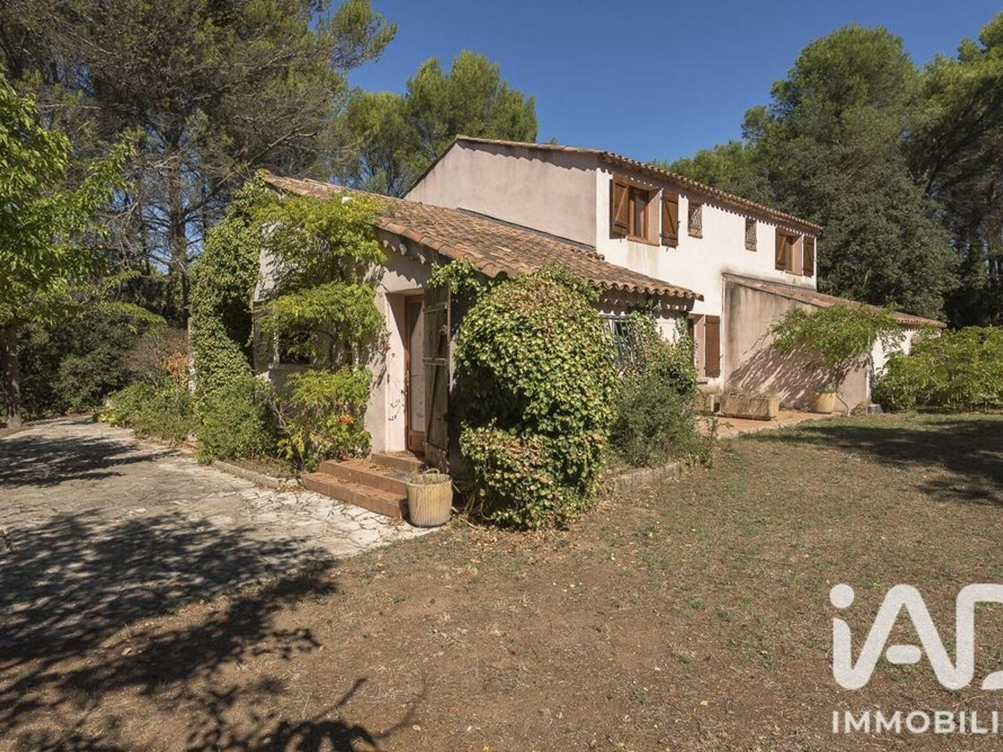 Maison à vendre - 8 pièces - 268m2 - Éguilles (13510)