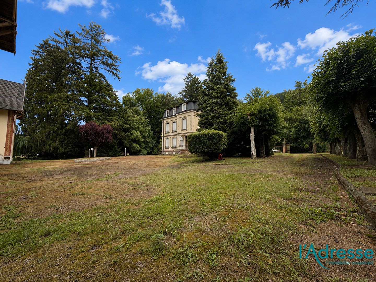 Maison 50 pièces 1820 m²