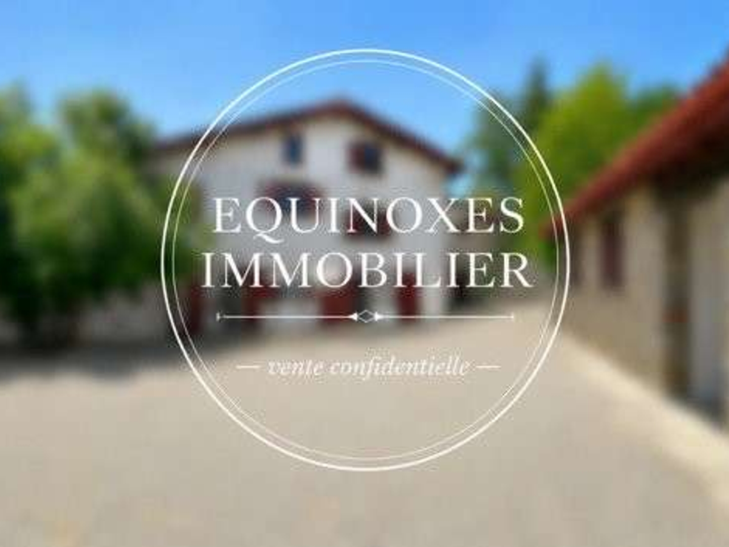 Maison 10 pièces 340 m²