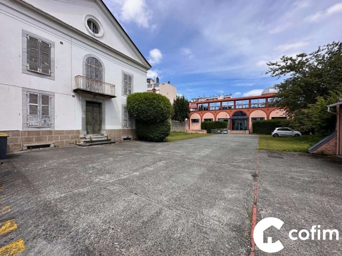 Bureaux à vendre - 27 pièces - 700m2 - Tarbes (65000)