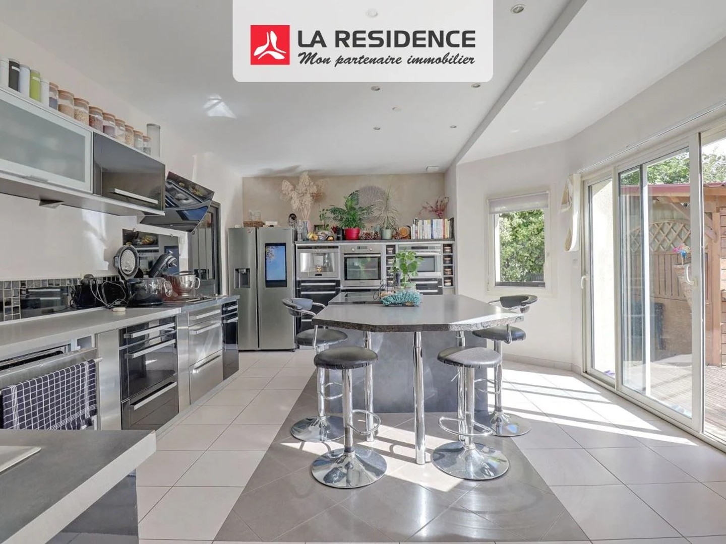 Maison à vendre - 7 pièces - 232m2 - Montfort-L'amaury (78490)