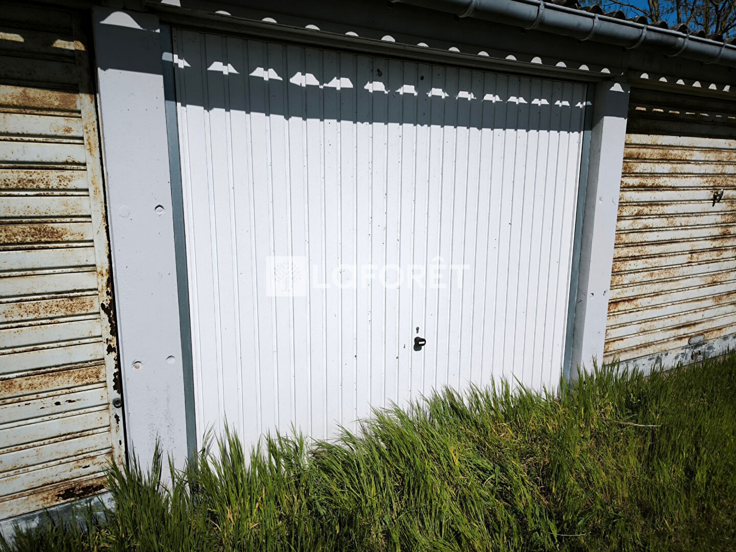 Parking / garage / box à vendre - 15m2 - Mantes-La-Jolie (78200)