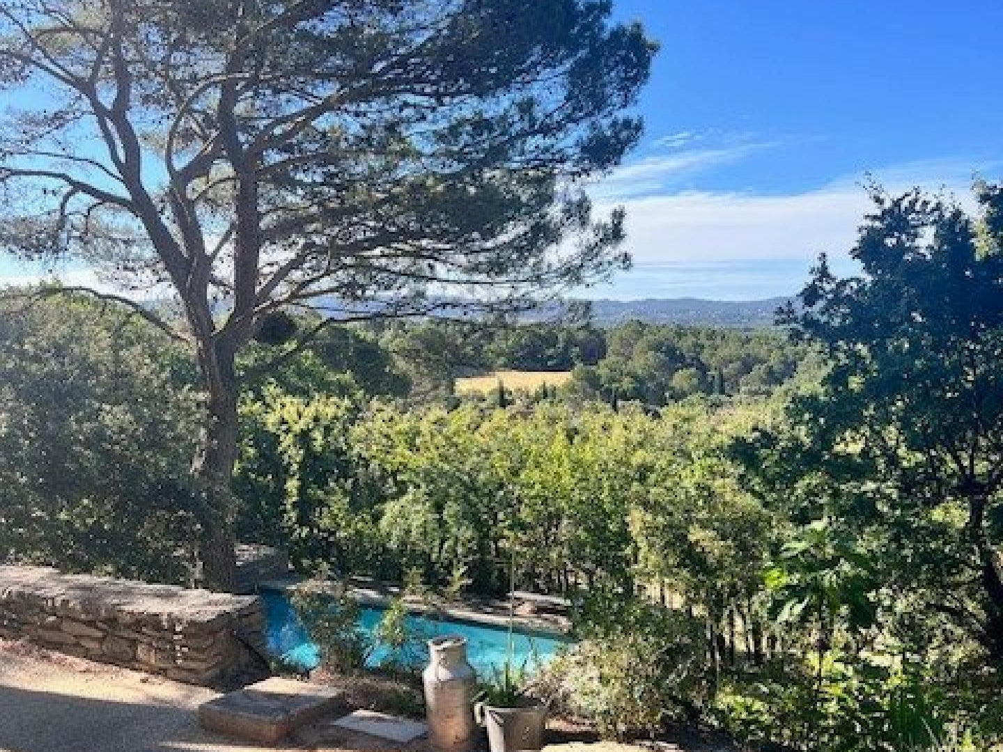 Maison d'exception sur 8000m2 environ de nature