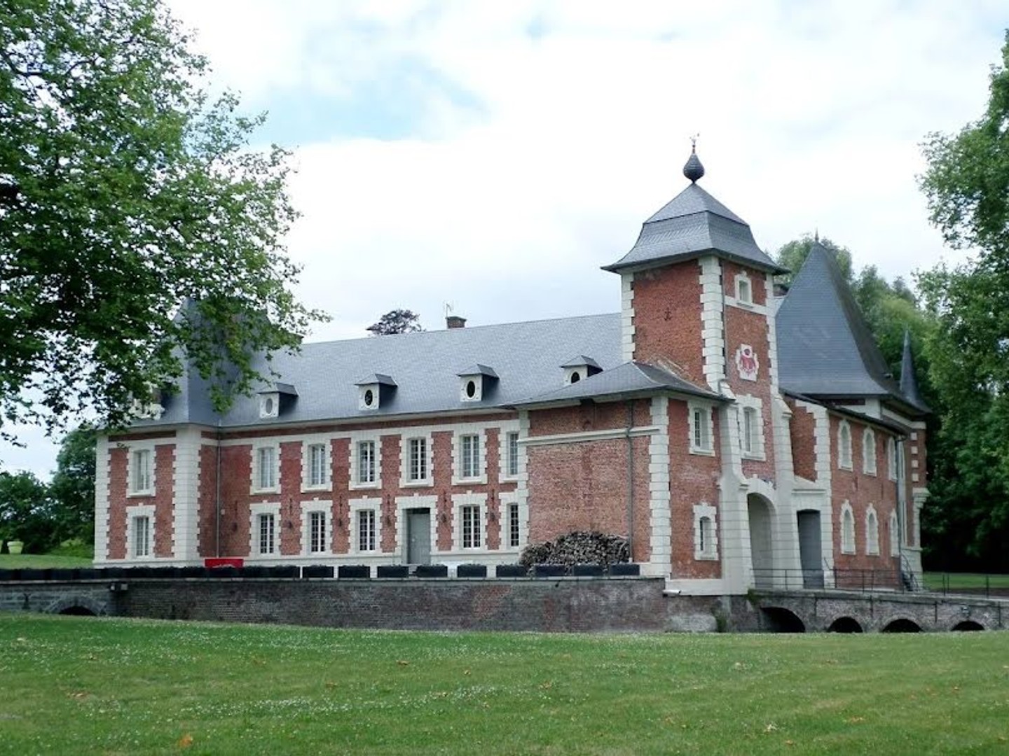Château 1200 m²