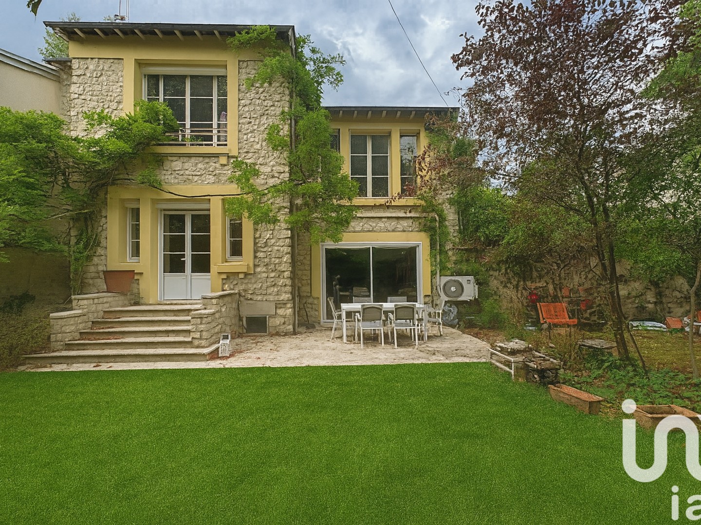 Maison 7 pièces 211 m²