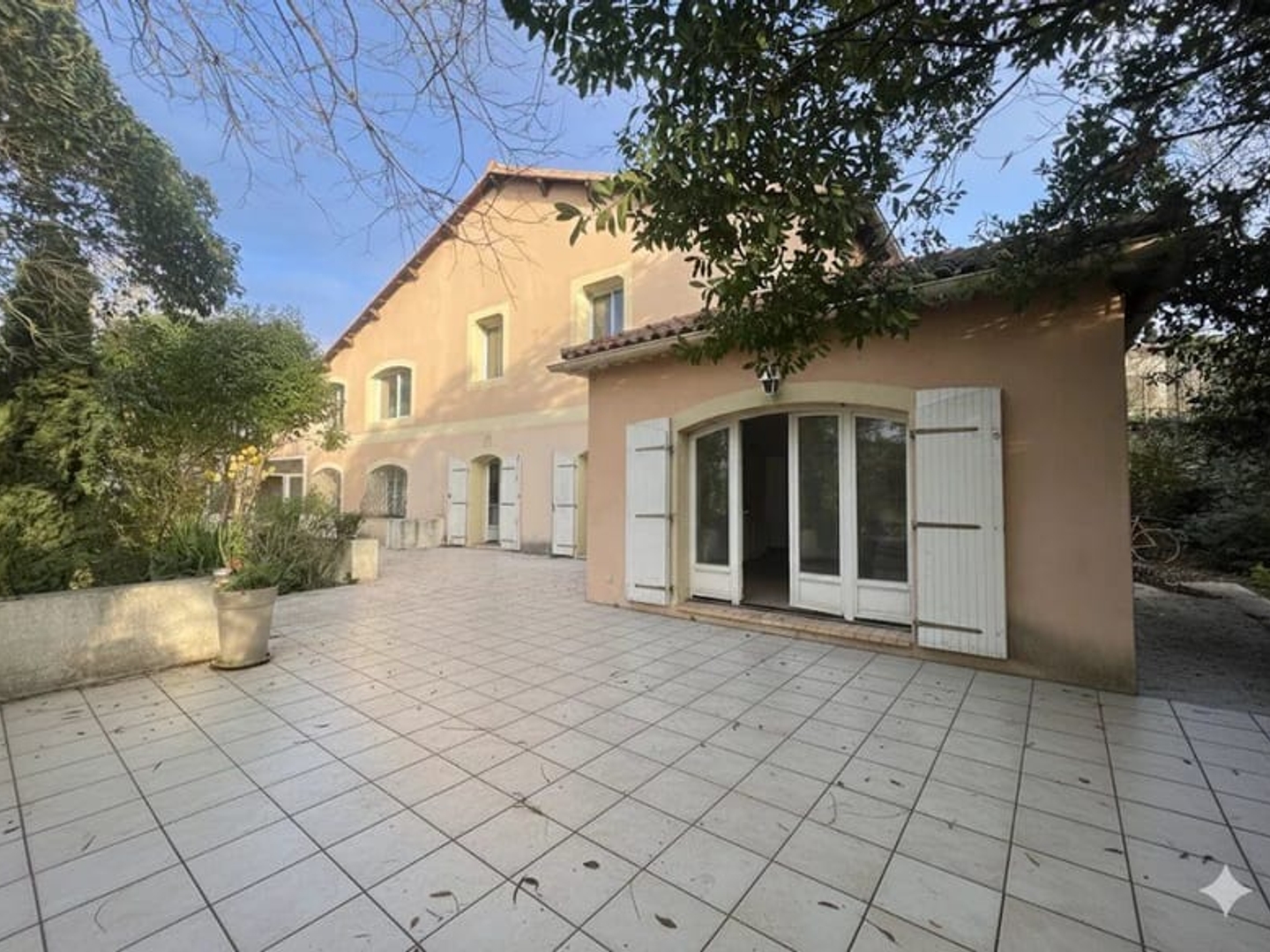 Maison à vendre - 6 pièces - 199m2 - Nîmes (30900)