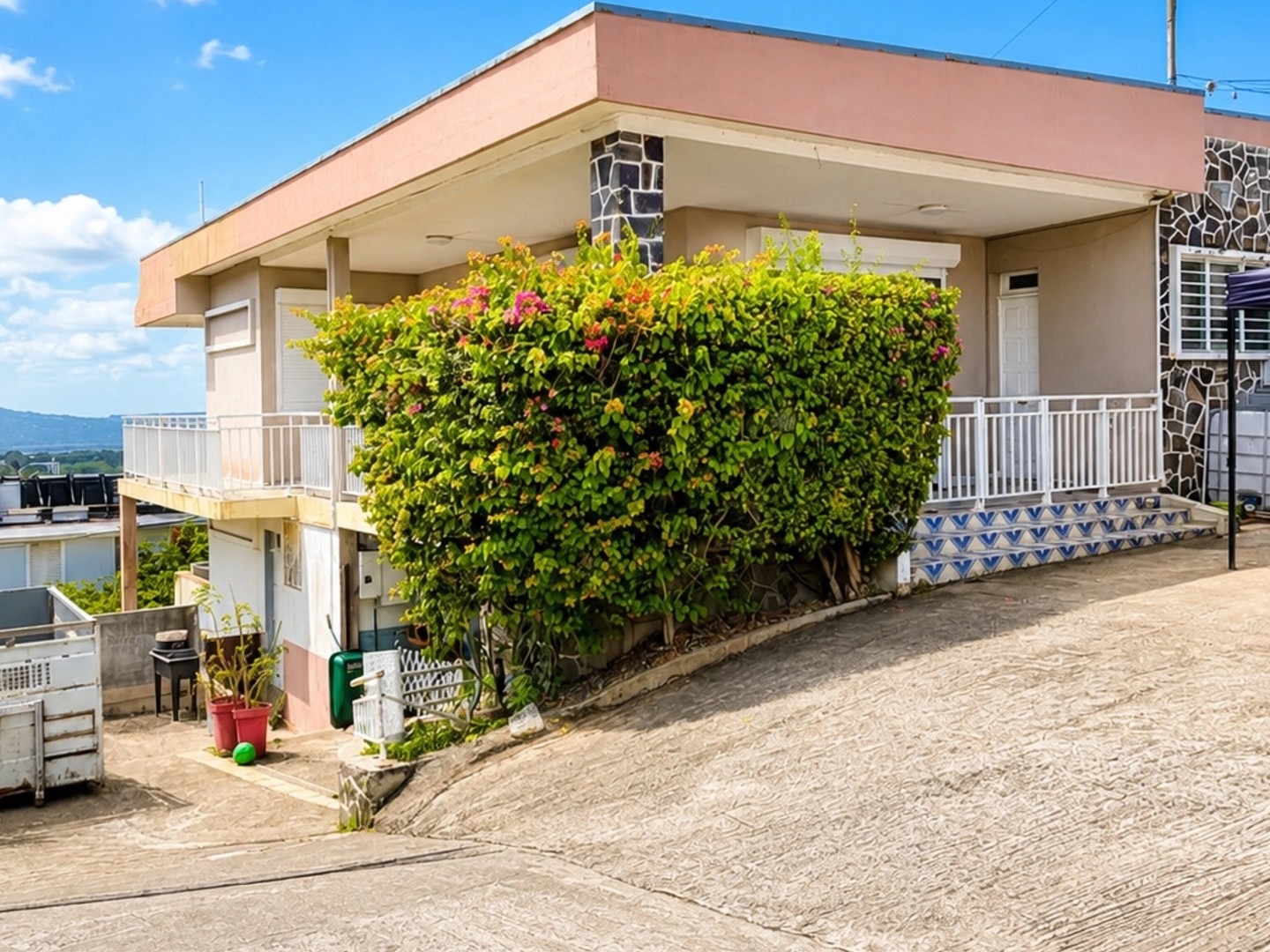 Maison à vendre - 8 pièces - 172m2 - Fort-De-France (97200)