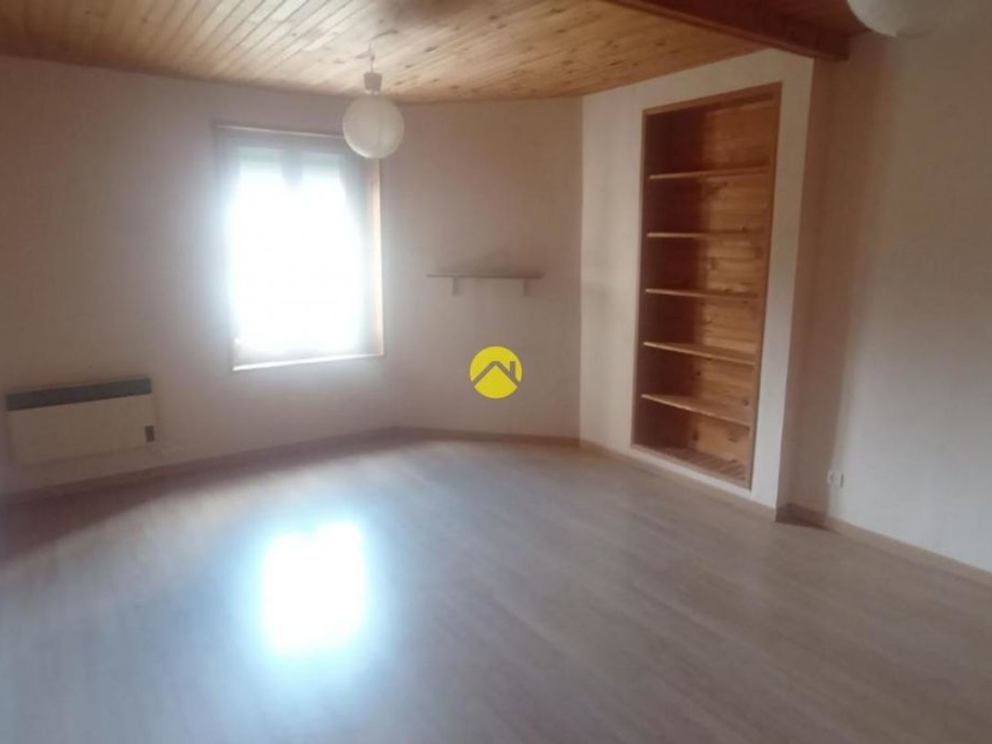 Immeuble à vendre - 3 pièces - 75m2 - Saint-Julien-Du-S... (89330)