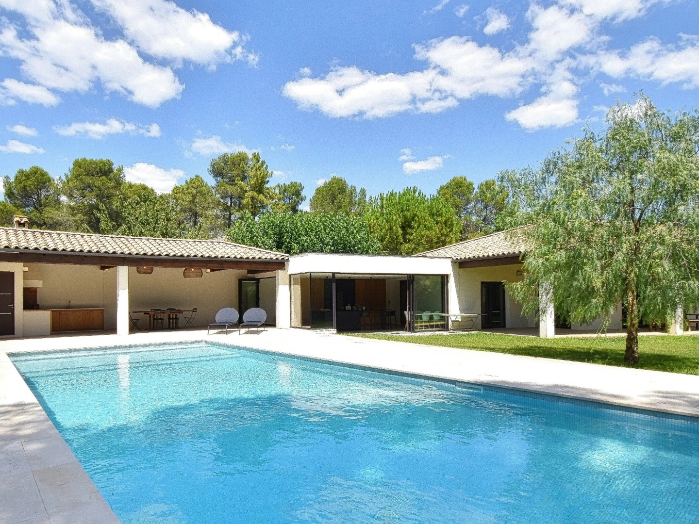 Maison à vendre - 8 pièces - 235m2 - Clermont-L'hérault (34800)