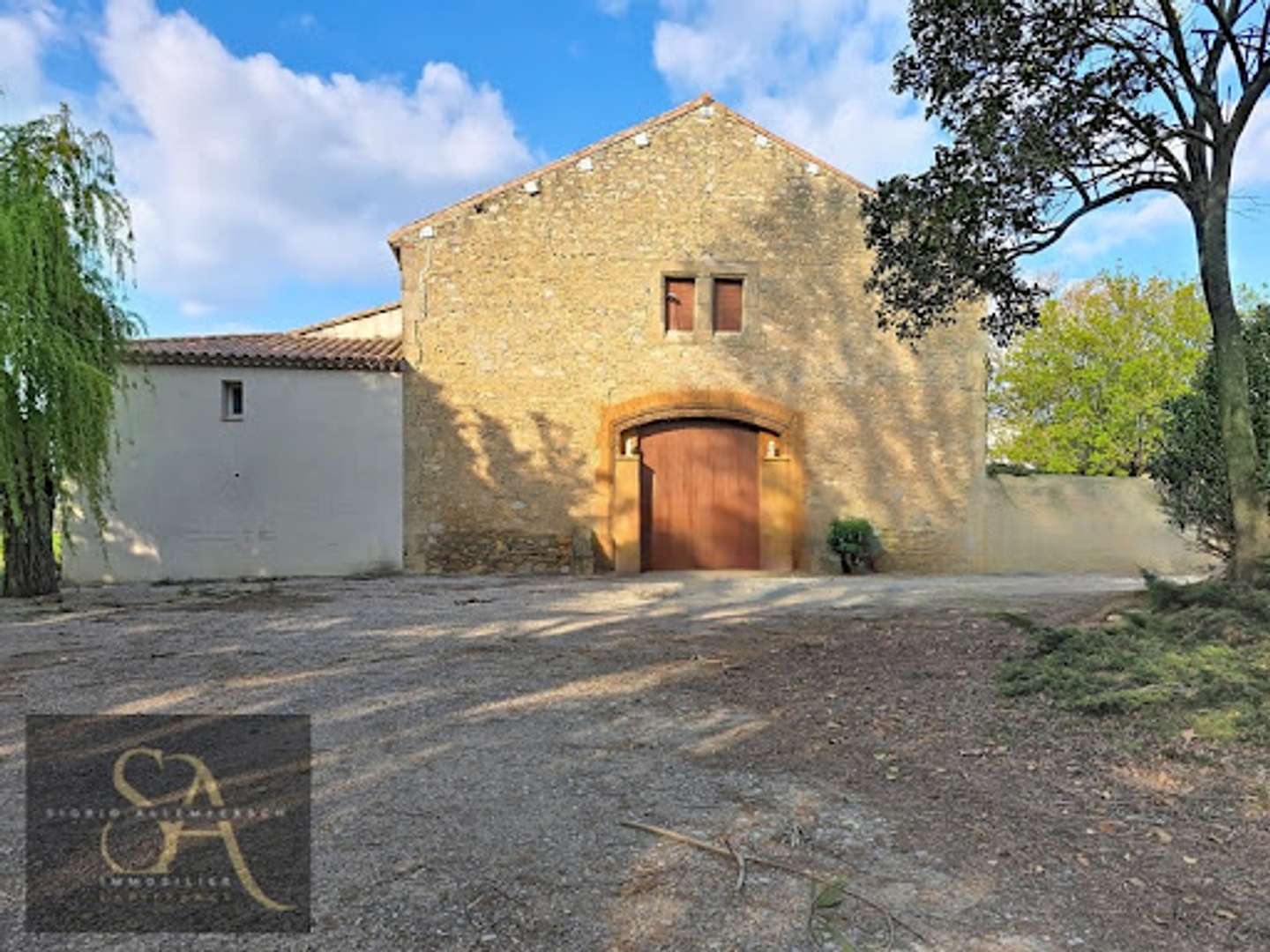 Propriété 2 pièces 850 m²