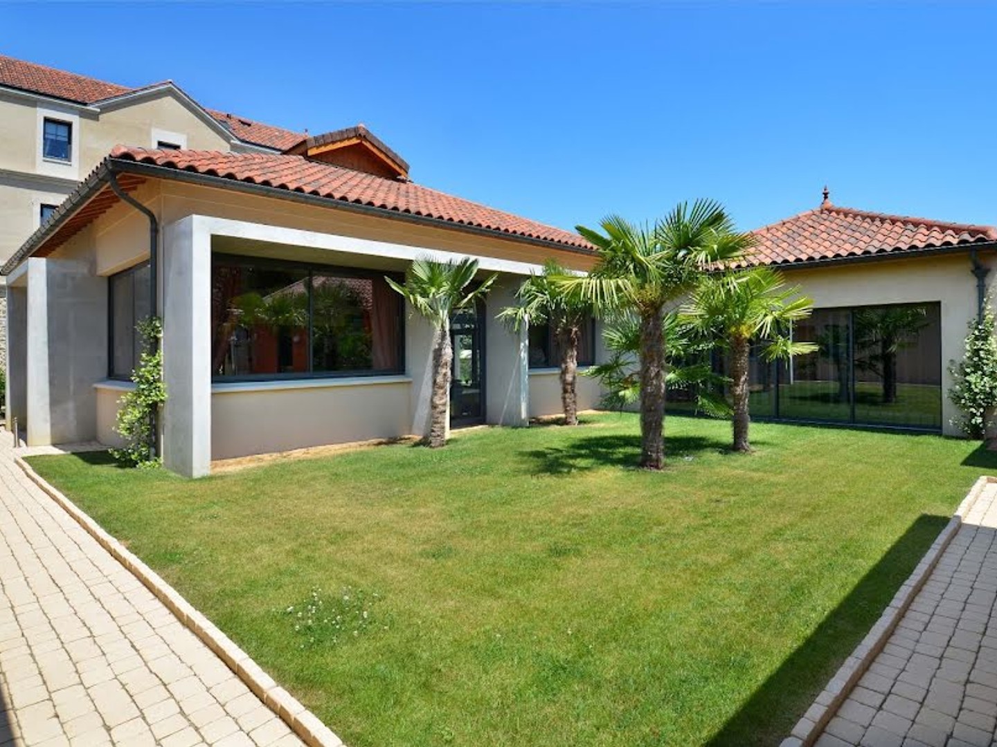 Maison à vendre - 15 pièces - 900m2 - Moissac (82200)