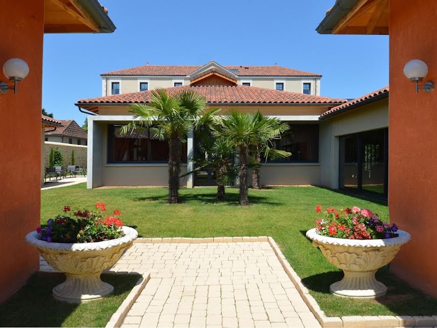 Maison à vendre - 15 pièces - 900m2 - Moissac (82200)