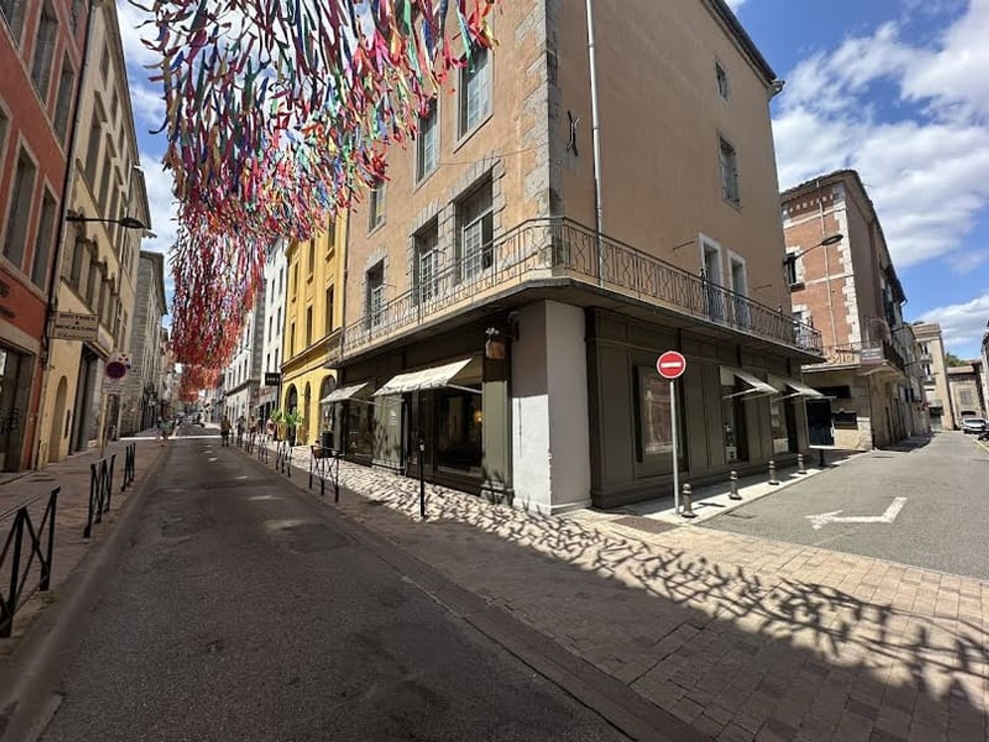 Locaux à vendre - 90m2 - Carcassonne (11000)