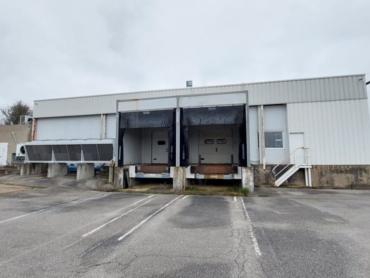 Local commercial 3243 m²