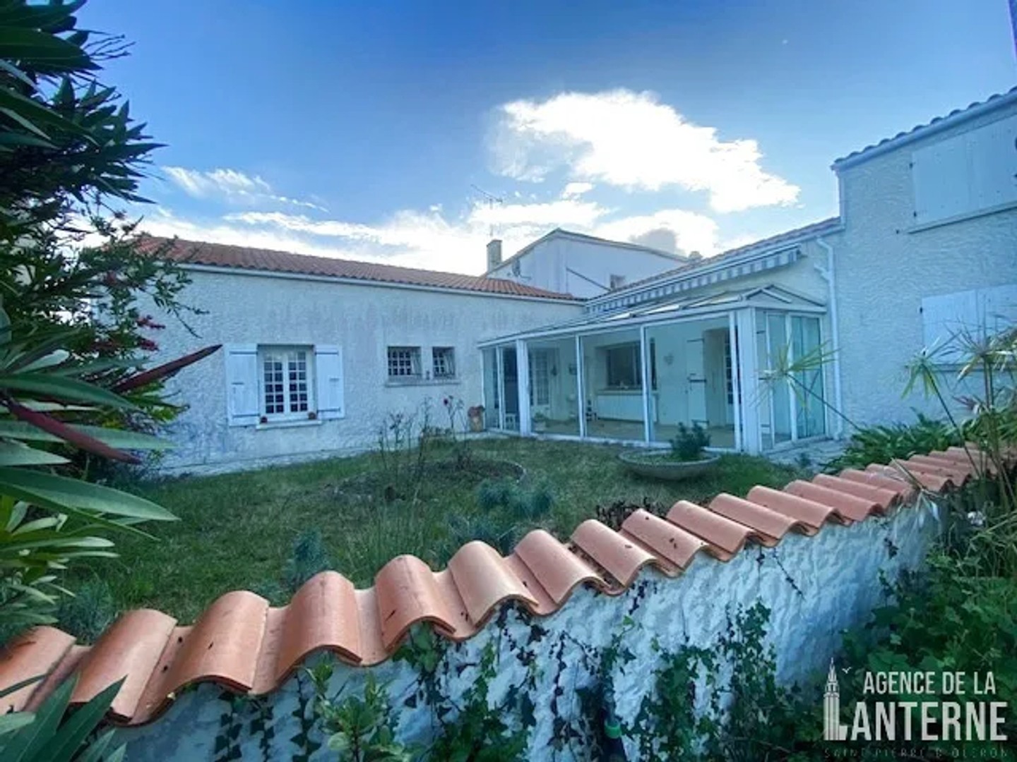 Maison à vendre - 6 pièces - 142m2 - Saint-Pierre-D'ol... (17310)