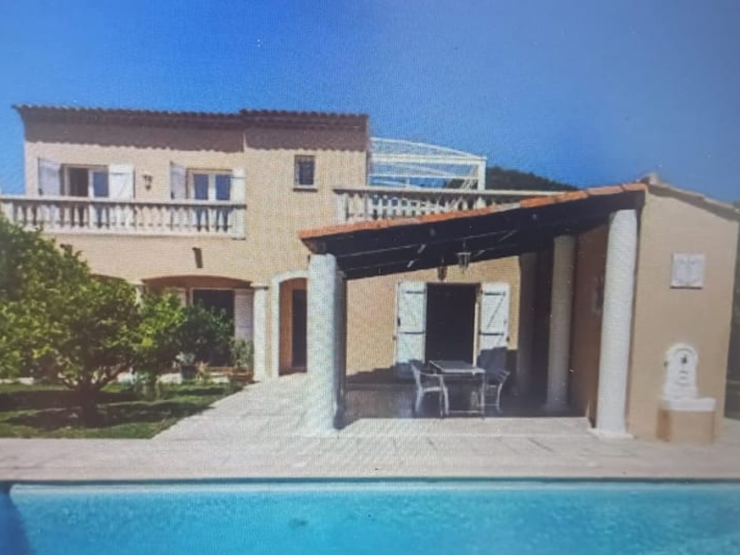 VILLEFRANCHE-SUR-MER - Dans le domaine fermé du Castellet su
