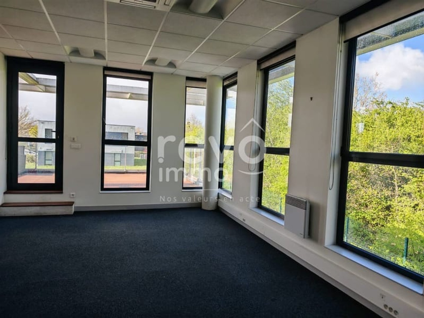 Magasin à vendre - 465m2 - Beaucouzé (49070)