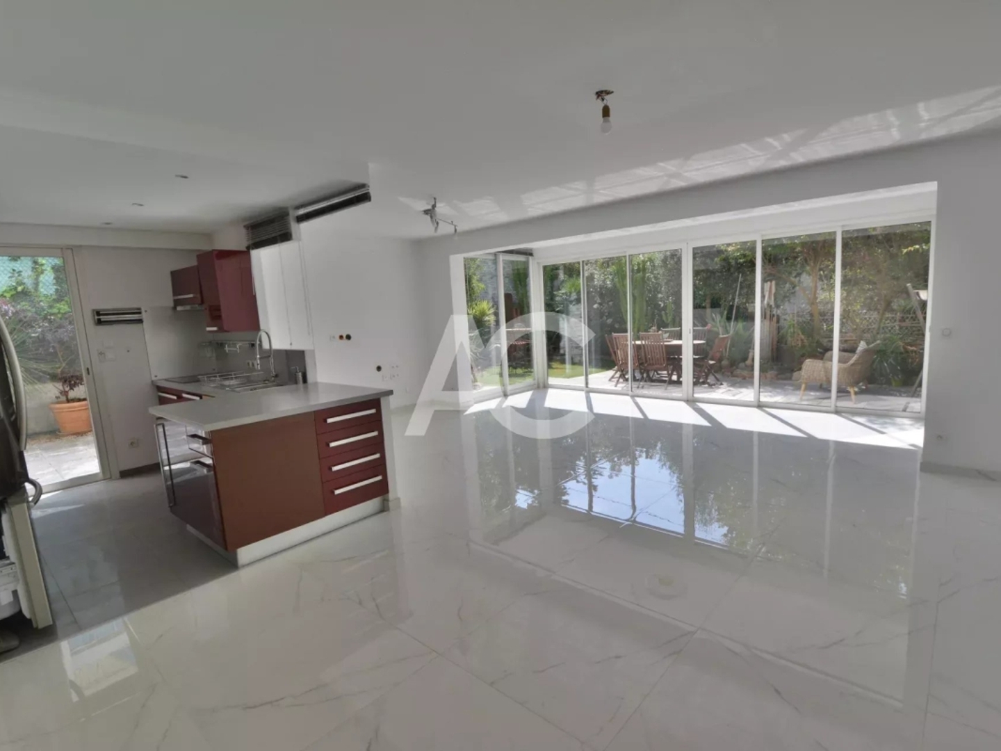 Appartement à vendre - 3 pièces - 90m2 - Antibes (06160)
