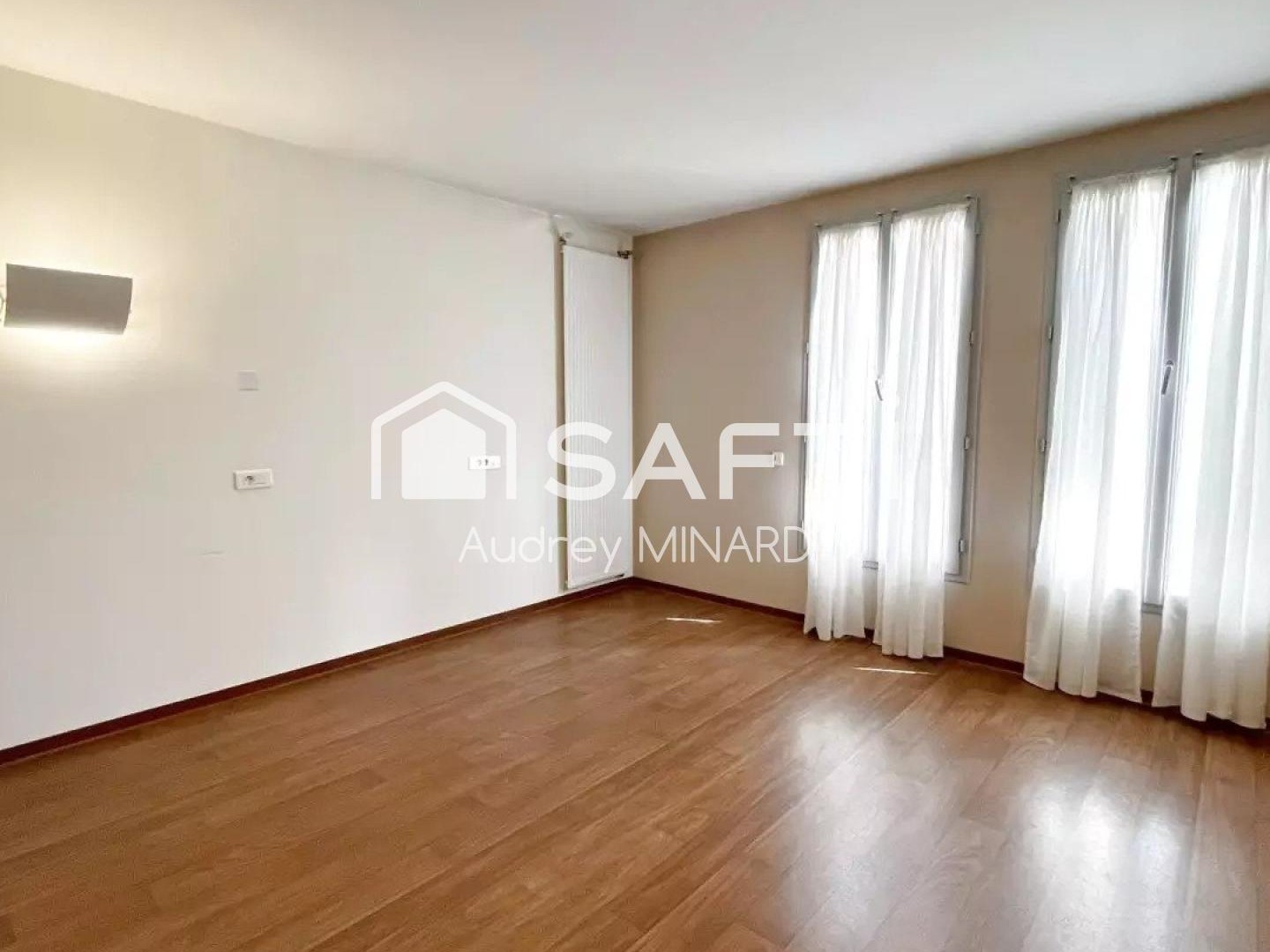 Ensemble de bureaux de 290 m2 au coeur de Léognan