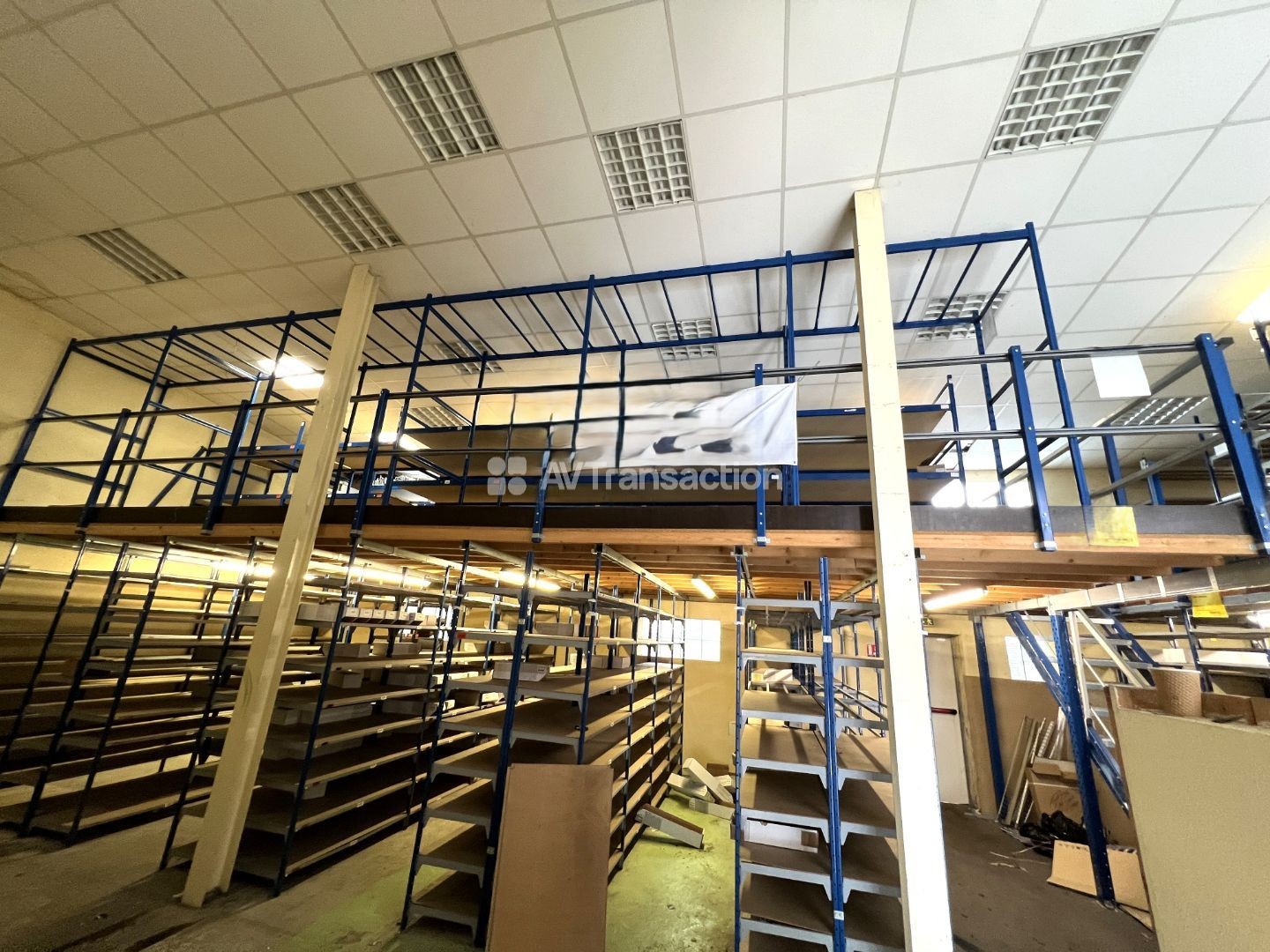 Bureaux à vendre - 5 pièces - 469m2 - Saint Germain En ... (78100)