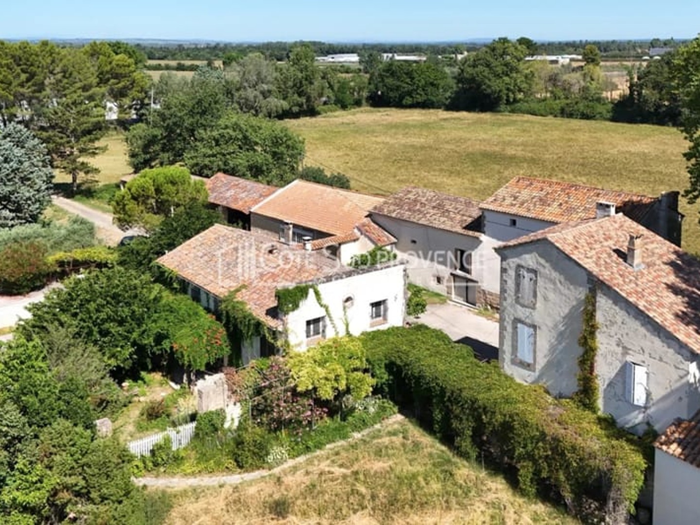 PROPRIETE PERNES LES FONTAINES
