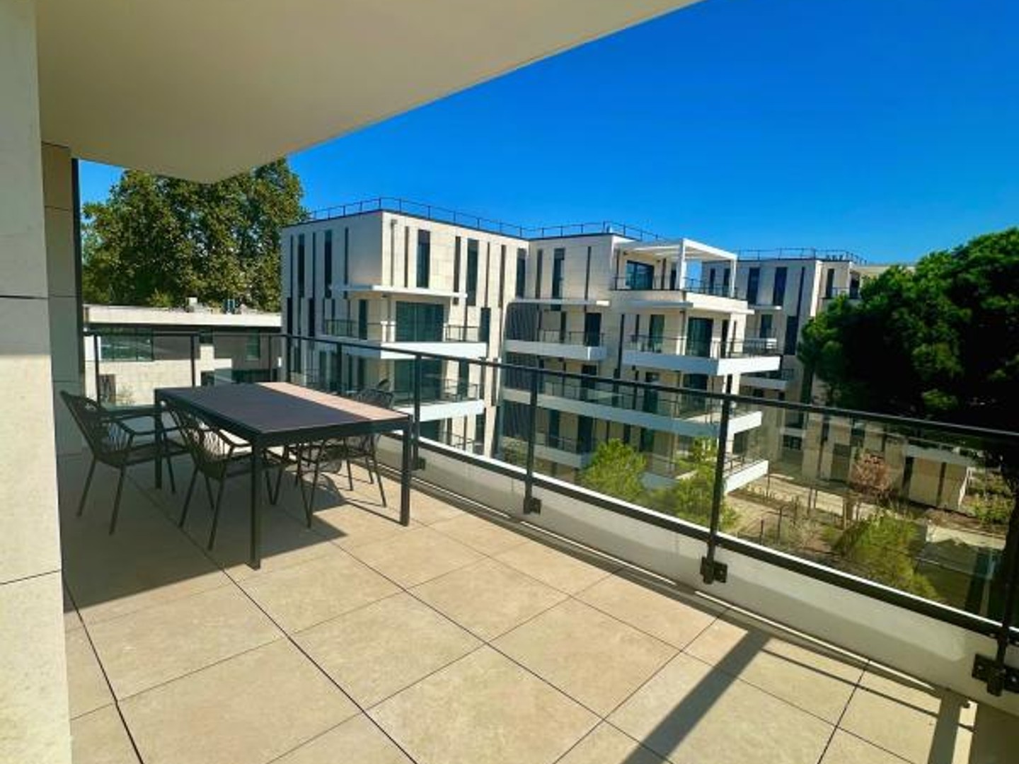 T3 70m² + terrasse de 22m² secteur Borely + box fermé en sous-sol