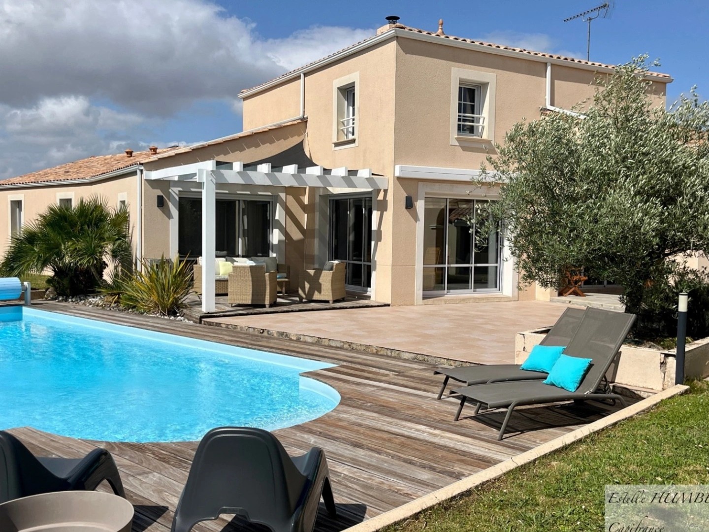 Maison à vendre - 6 pièces - 210m2 - La Roche-Sur-Yon (85000)