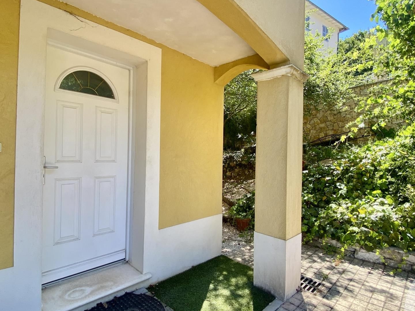 Maison à vendre - 4 pièces - 193m2 - La Turbie (06320)