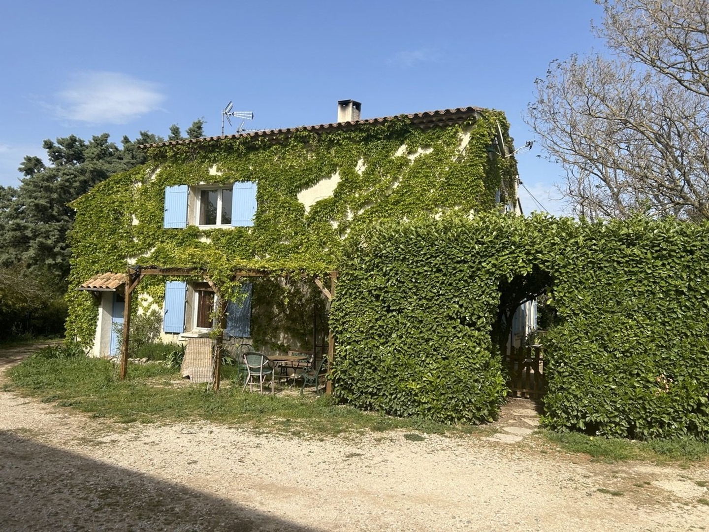 Propriété équestre avec villa et gîtes - Lançon-Provence