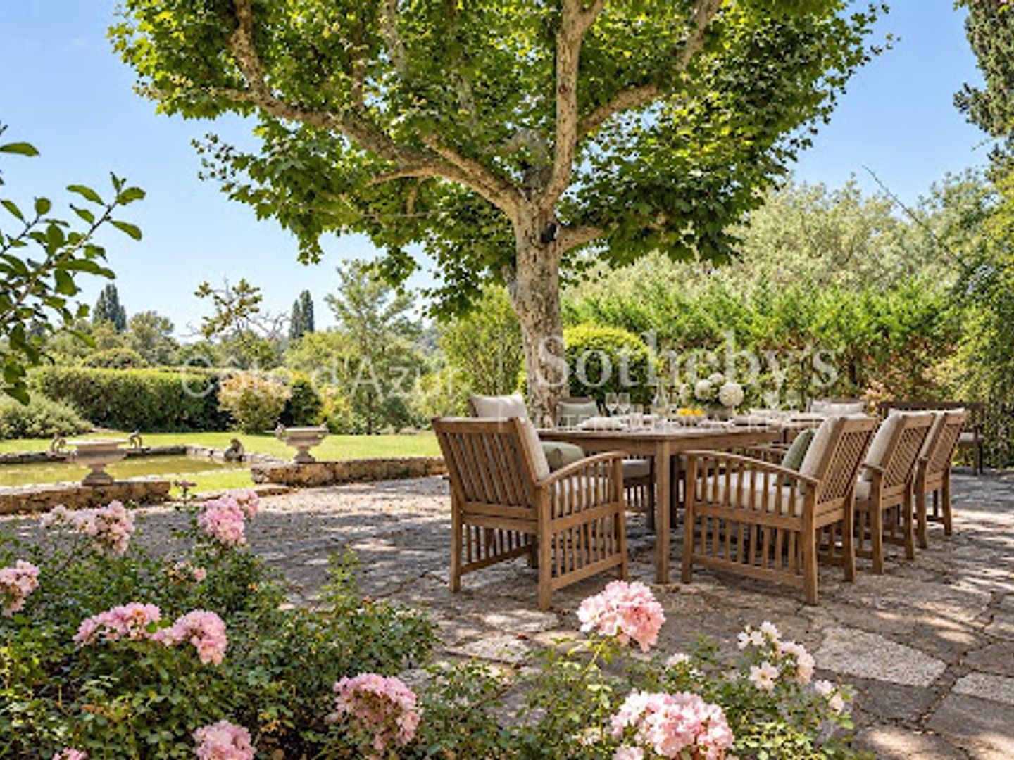 Maison à vendre - 12 pièces - 344m2 - Châteauneuf-Grasse (06740)