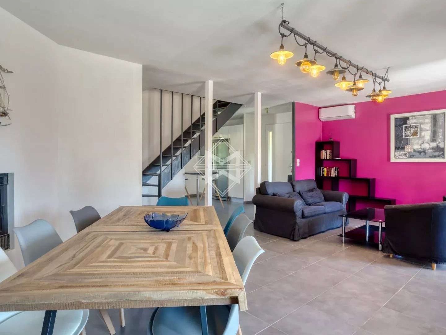 Villa 7 pièces 225 m²