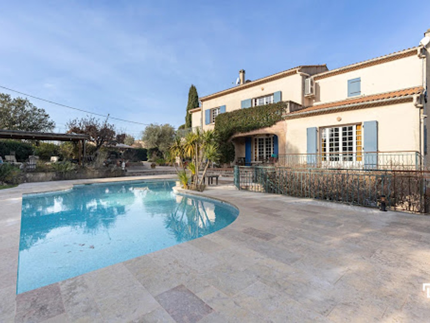 Maison 7 pièces 369 m²