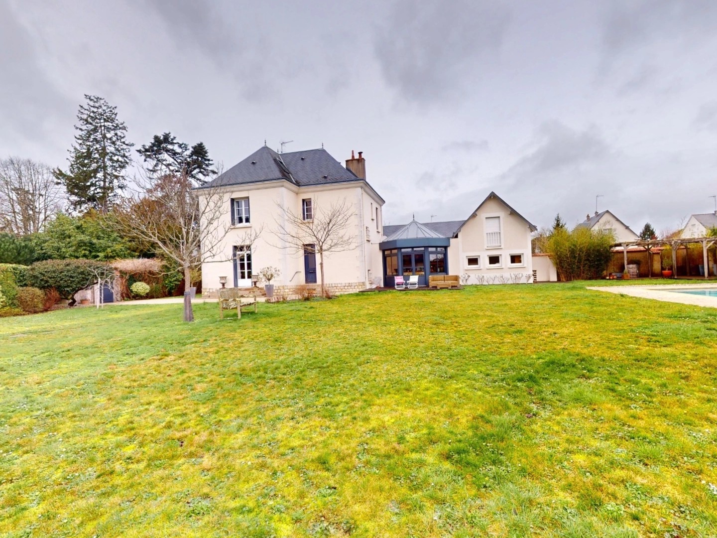 Maison à vendre - 6 pièces - 190m2 - Saint-Cyr-Sur-Loire (37540)