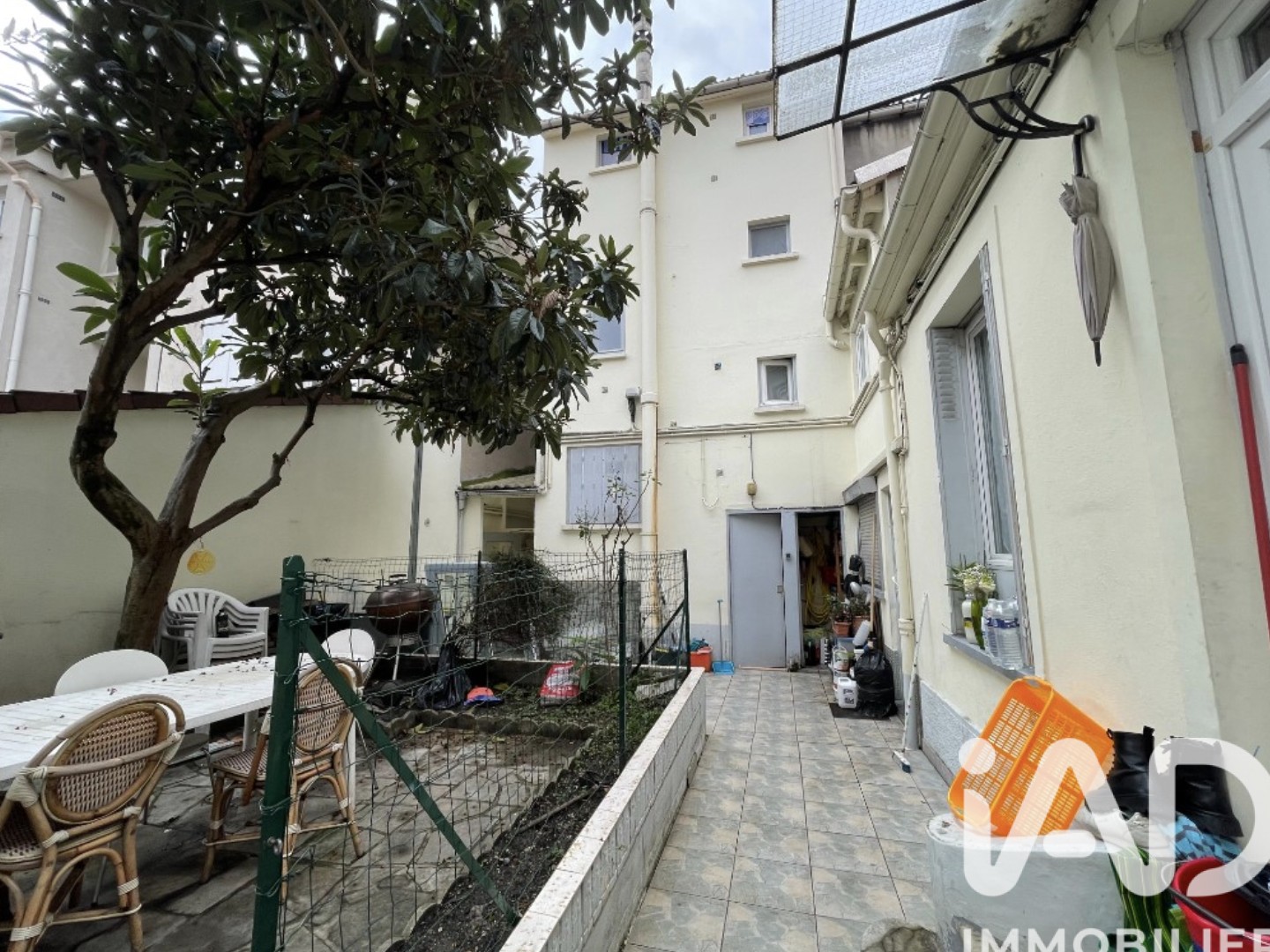 Maison avec appartements 280 m²