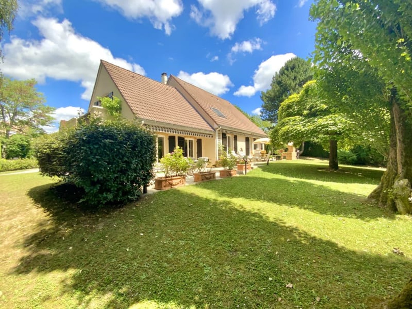 Maison 8 pièces terrain 1000m2