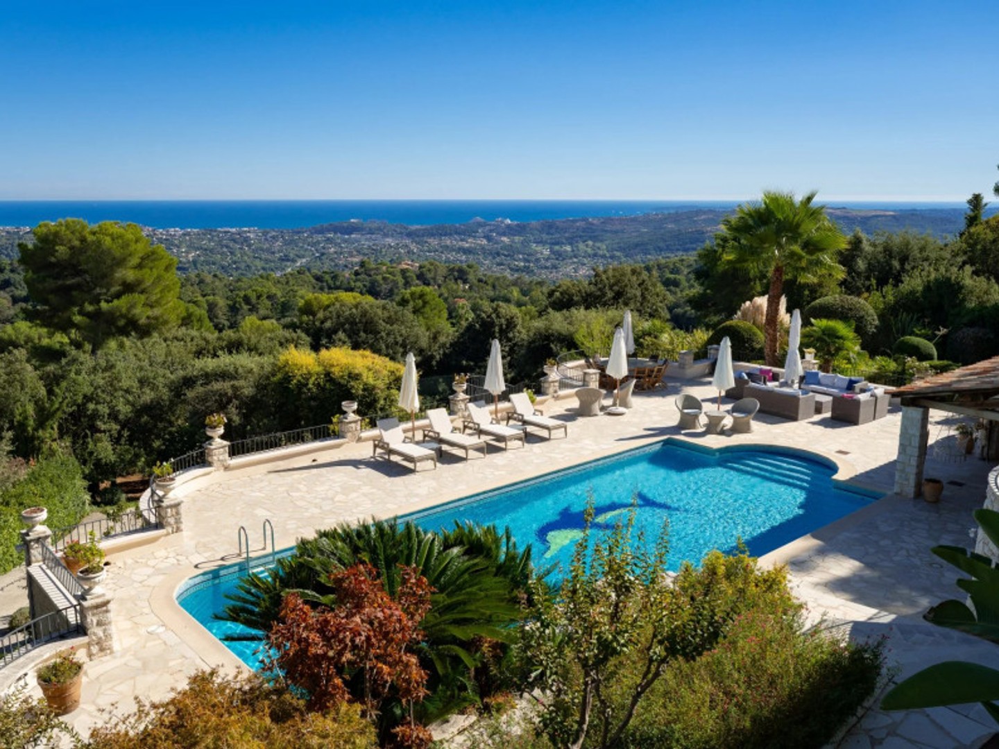 Maison 12 pièces 487 m²
