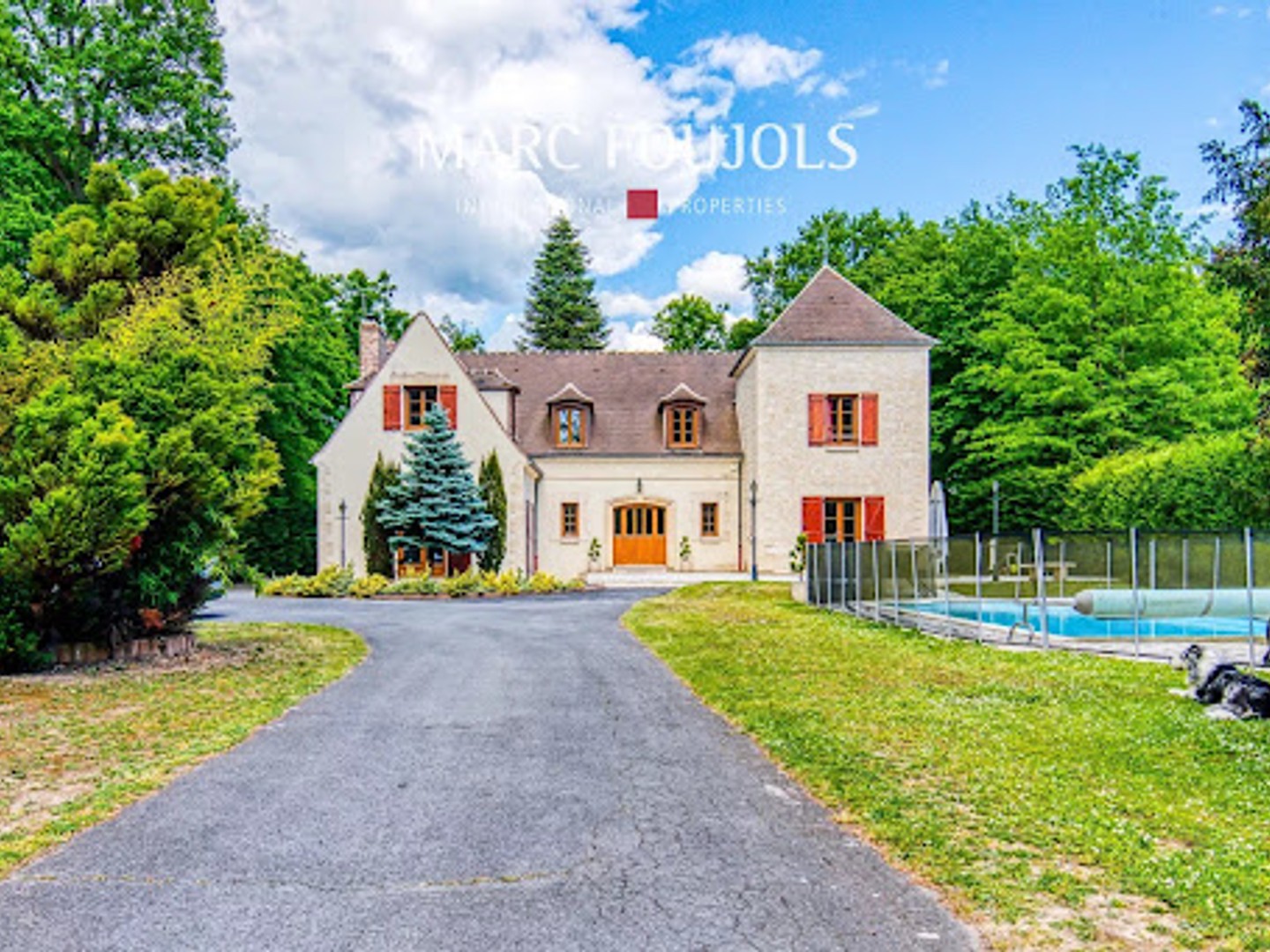 Maison 8 pièces 320 m²