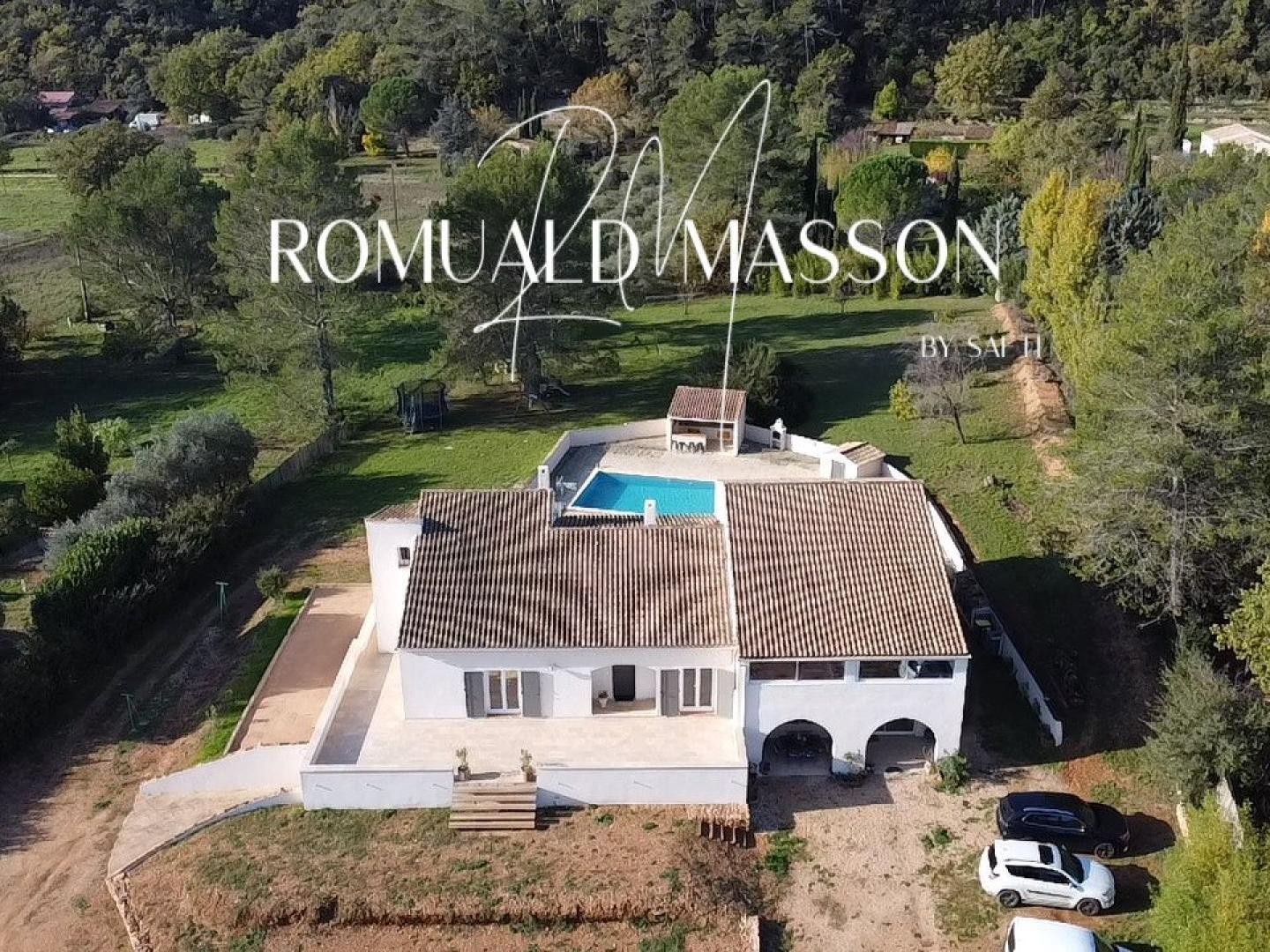 Maison à vendre - 15 pièces - 430m2 - Méounes-Lès-Montr... (83136)