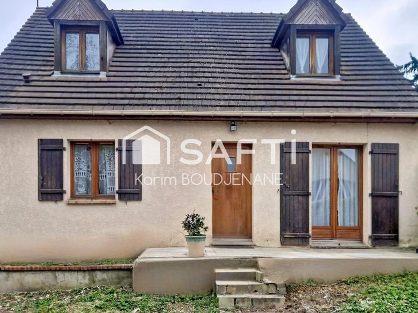 Individuelle, 4 chambres, 400 m2 de terrain, dependance...