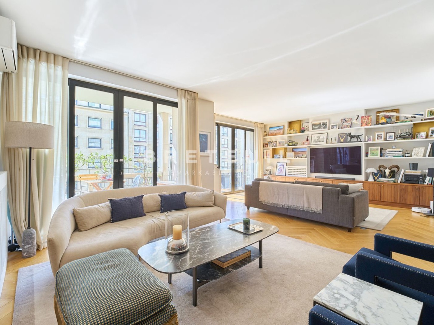 Appartement à vendre - 4 pièces - 132m2 - Paris 16e (75016)