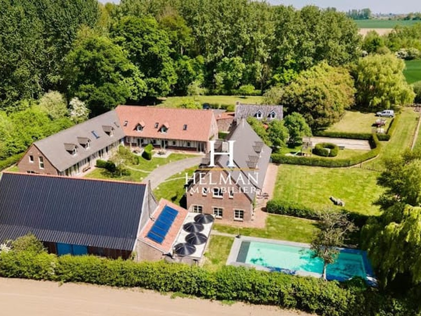 Maison 12 pièces 786 m²
