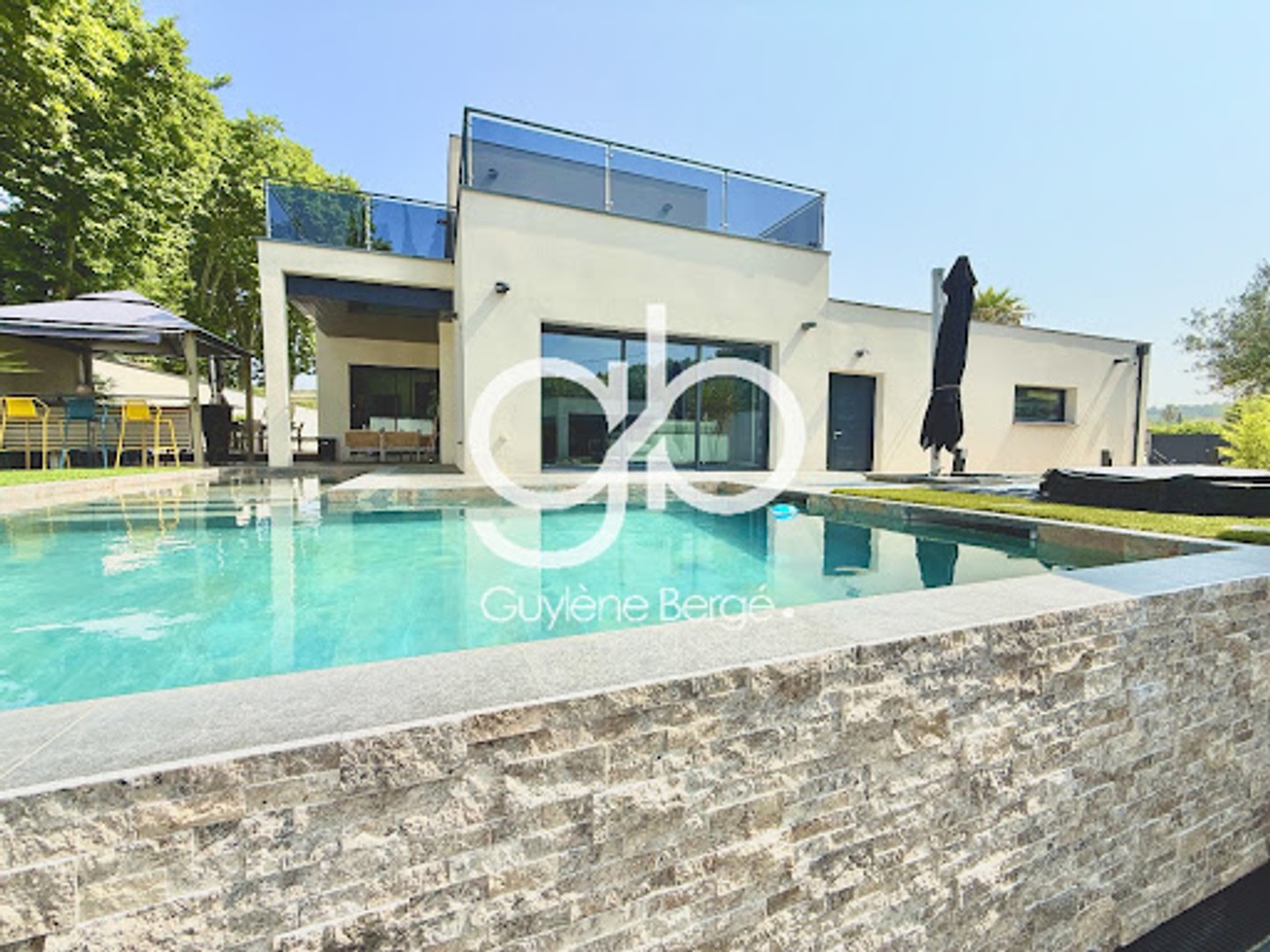 Maison 5 pièces 220 m²