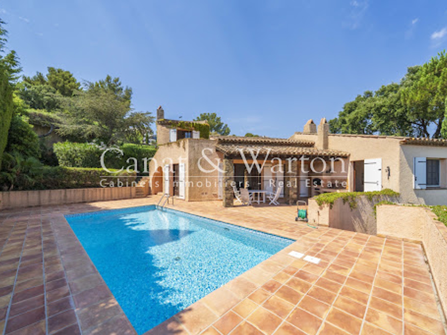 Maison à vendre - 7 pièces - 160m2 - Cavalaire-Sur-Mer (83240)