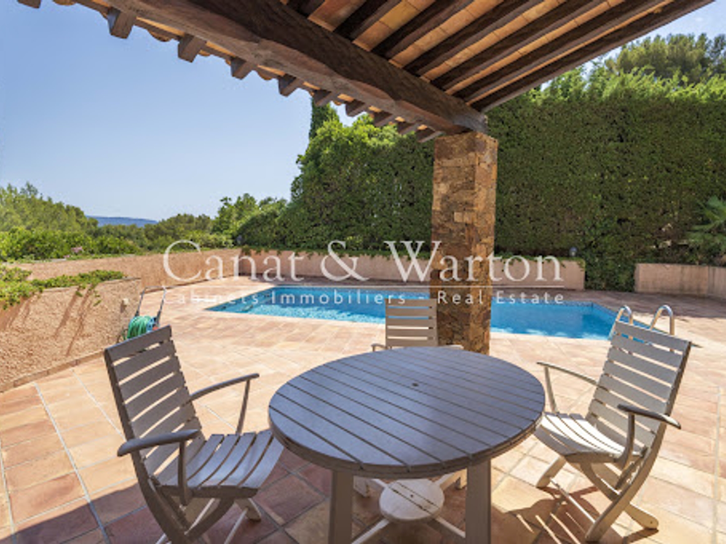 Maison à vendre - 7 pièces - 160m2 - Cavalaire-Sur-Mer (83240)