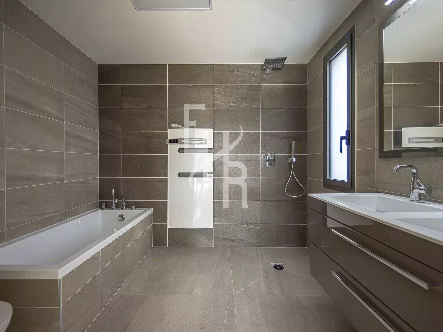 Maison à vendre - 5 pièces - 141m2 - Mougins (06250)