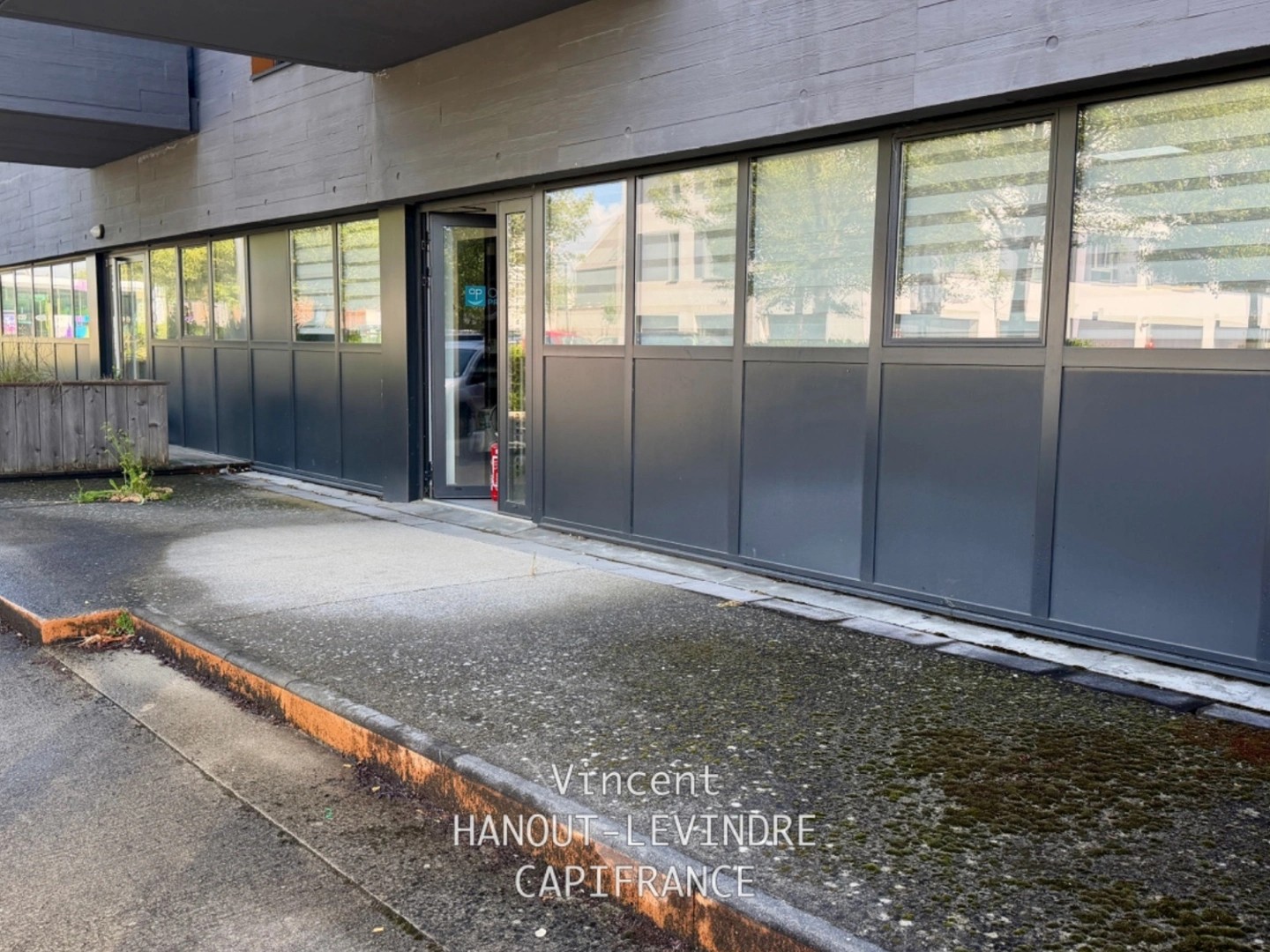 Locaux à vendre - 8 pièces - 35m2 - Écouflant (49000)