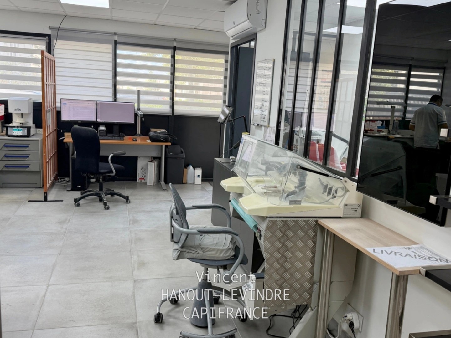 Locaux à vendre - 8 pièces - 35m2 - Écouflant (49000)