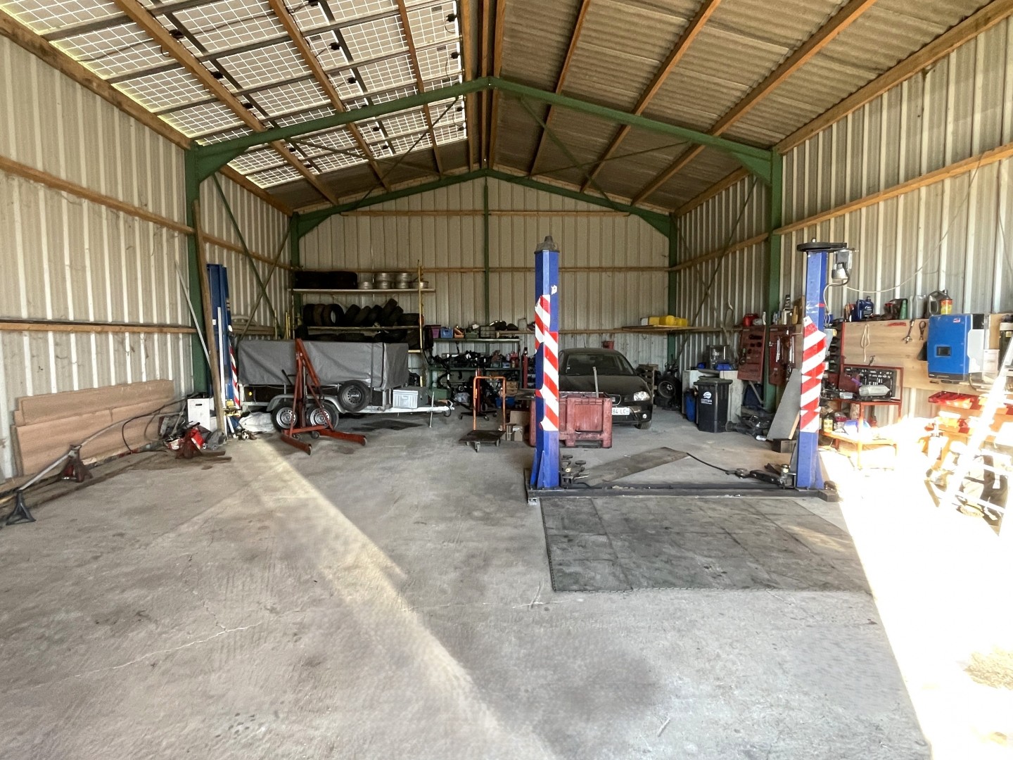 Parking / garage / box à vendre - 150m2 - Loireauxence (44370)